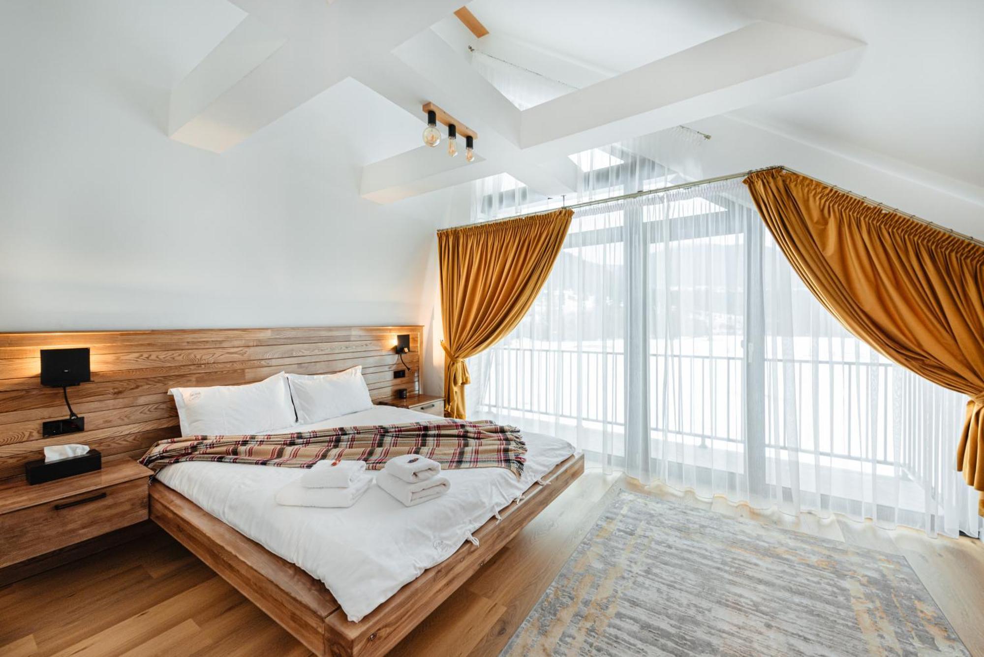 Elviu Guesthouse Лаку-Рошу Екстер'єр фото
